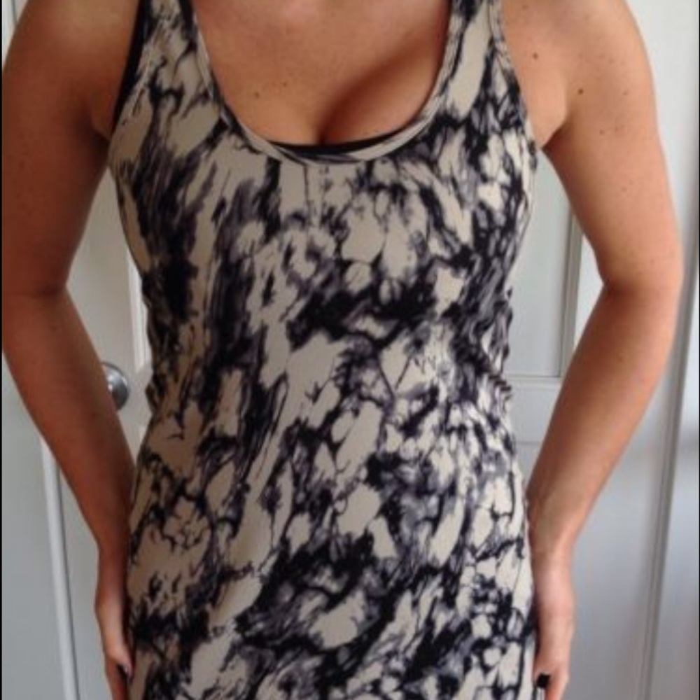 Lululemon cross back tank top. marbled colored